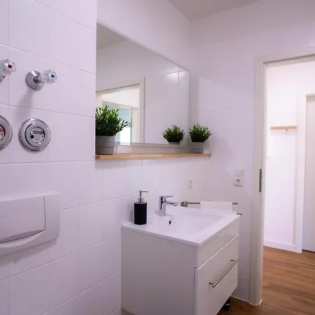 Design - Balkon - Induktionskochfeld - Zentral Apartmán *